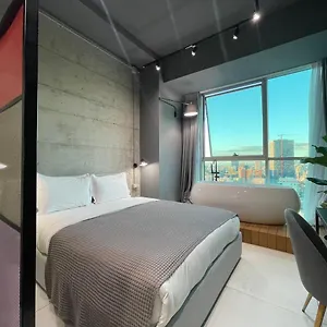 ambassador-skyline-apartments.hotels-in-tirana.com/
